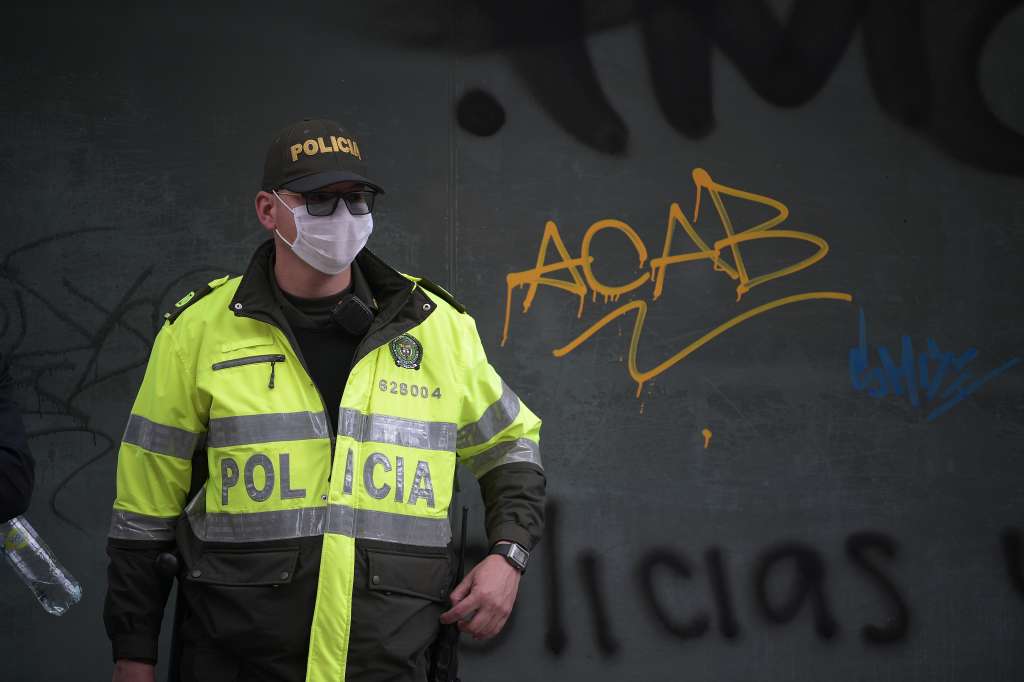 Marchas y manifestaciones de estudiantes y centrales obreras en el centro de Bogotá.
