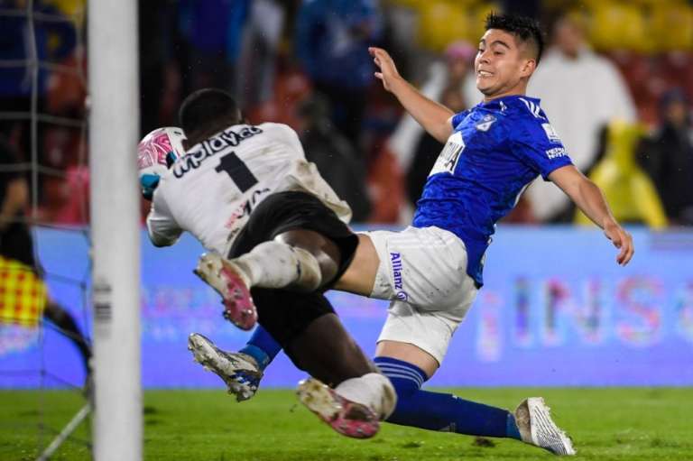 Alarmante caída en Bogotá de Millonarios, que todavía no asegura su clasificación a las finales. Pereira, con la victoria, se metió en los ocho.