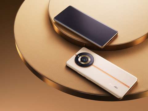 Los detalles del celular de realme creado por Matteo Menotto, exdiseñador de Gucci