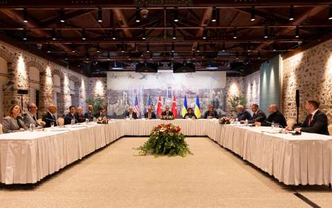 “Sin grandes expectativas” comienza el encuentro entre Ucrania y Rusia en Turquía