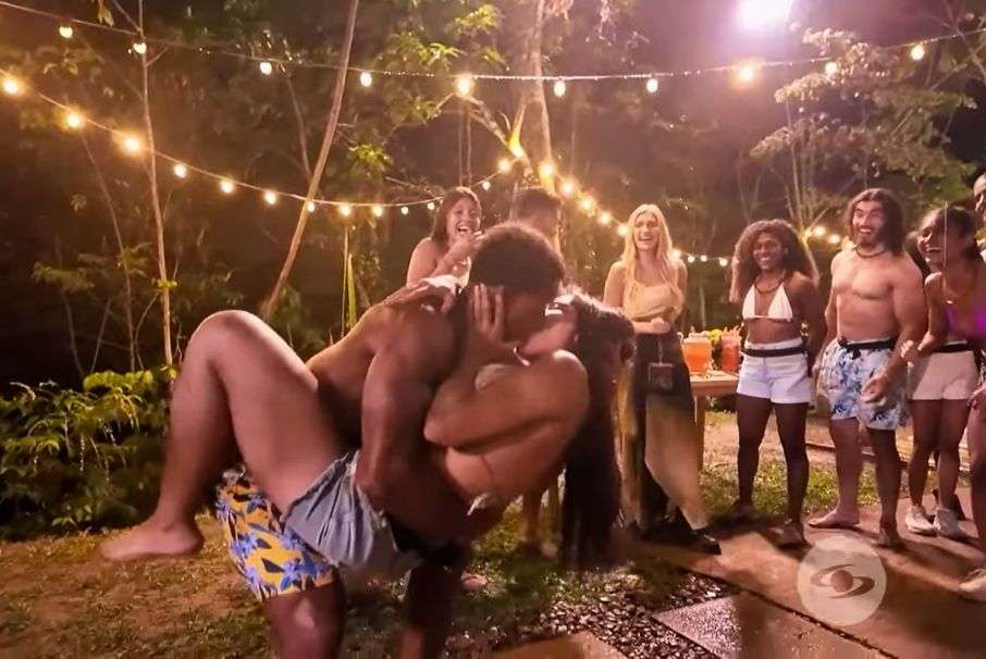 Kevyn y Natalia, integrantes del equipo Alpha, generaron una enorme controversia en la fiesta luego de que decidieran besarse frente a todos.