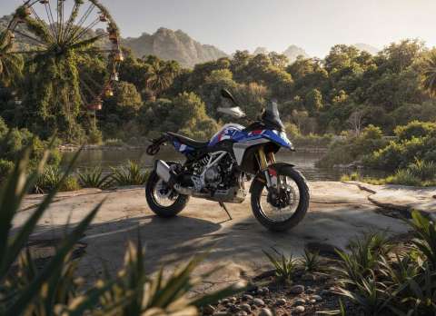 BMW Motorrad presenta la F 450 GS: así llega en equipamiento, versiones y precio