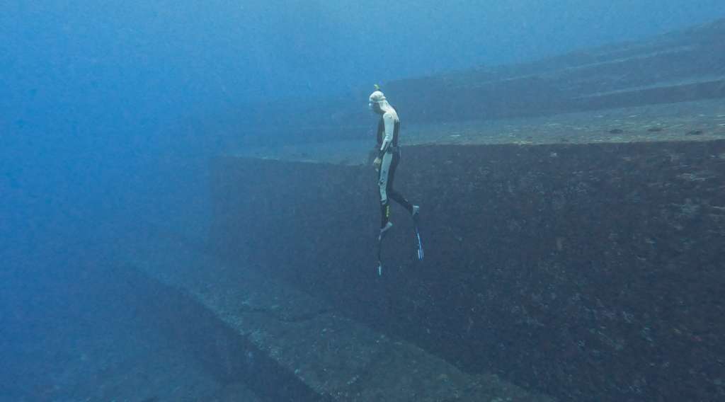 La ruinas submarinas de Yonaguni son muros de piedra tan perfectos que cuesta creer que sean naturales.
