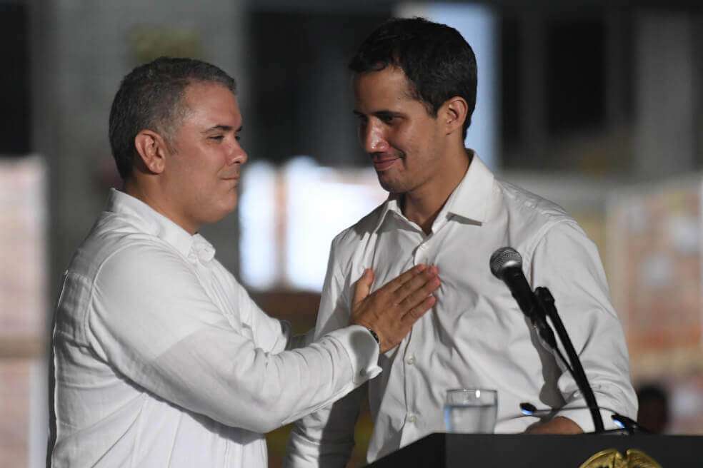 El presidente Duque lideró el llamado cerco diplomático contra Nicolás Maduro. En la foto saluda a Juan Guaidó, autodeclarado presidente interino de Venezuela. / Cristian Garavito - El Espectador
