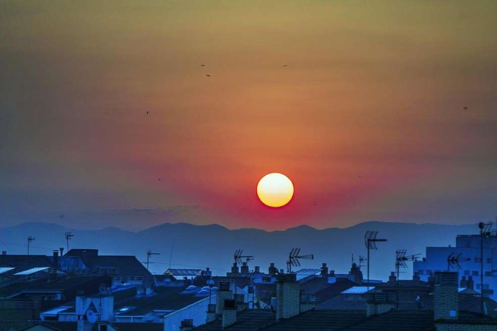 Durante el solsticio de verano el sol alcanza el punto más al norte de la Tierra.