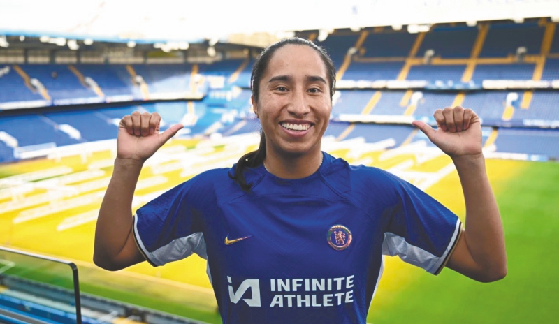 Mayra Ramírez, con la camiseta de Chelsea.