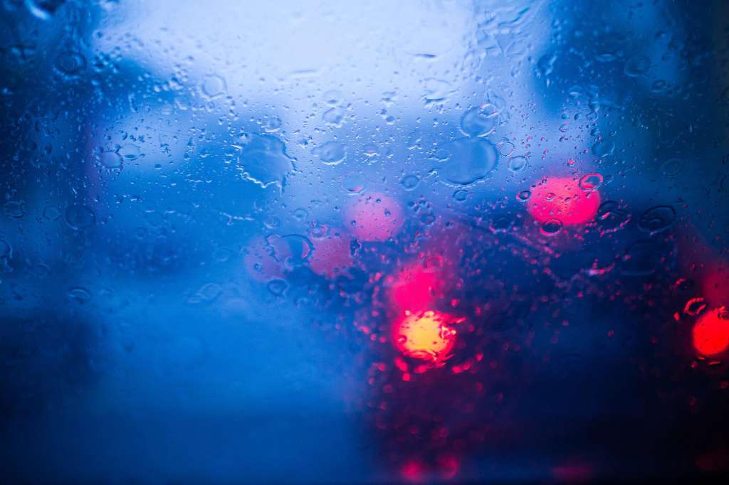 ¿Cómo desempañar los vidrios del carro?
