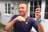 Chris Martin baila "Me enamoré" para dar una noticia sobre Shakira