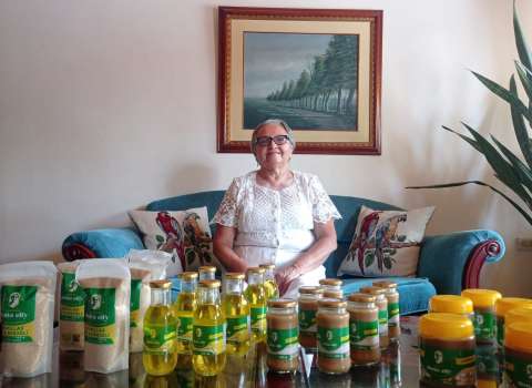 Ella transforma el ajonjolí en productos 100% naturales, nutritivos y saludables