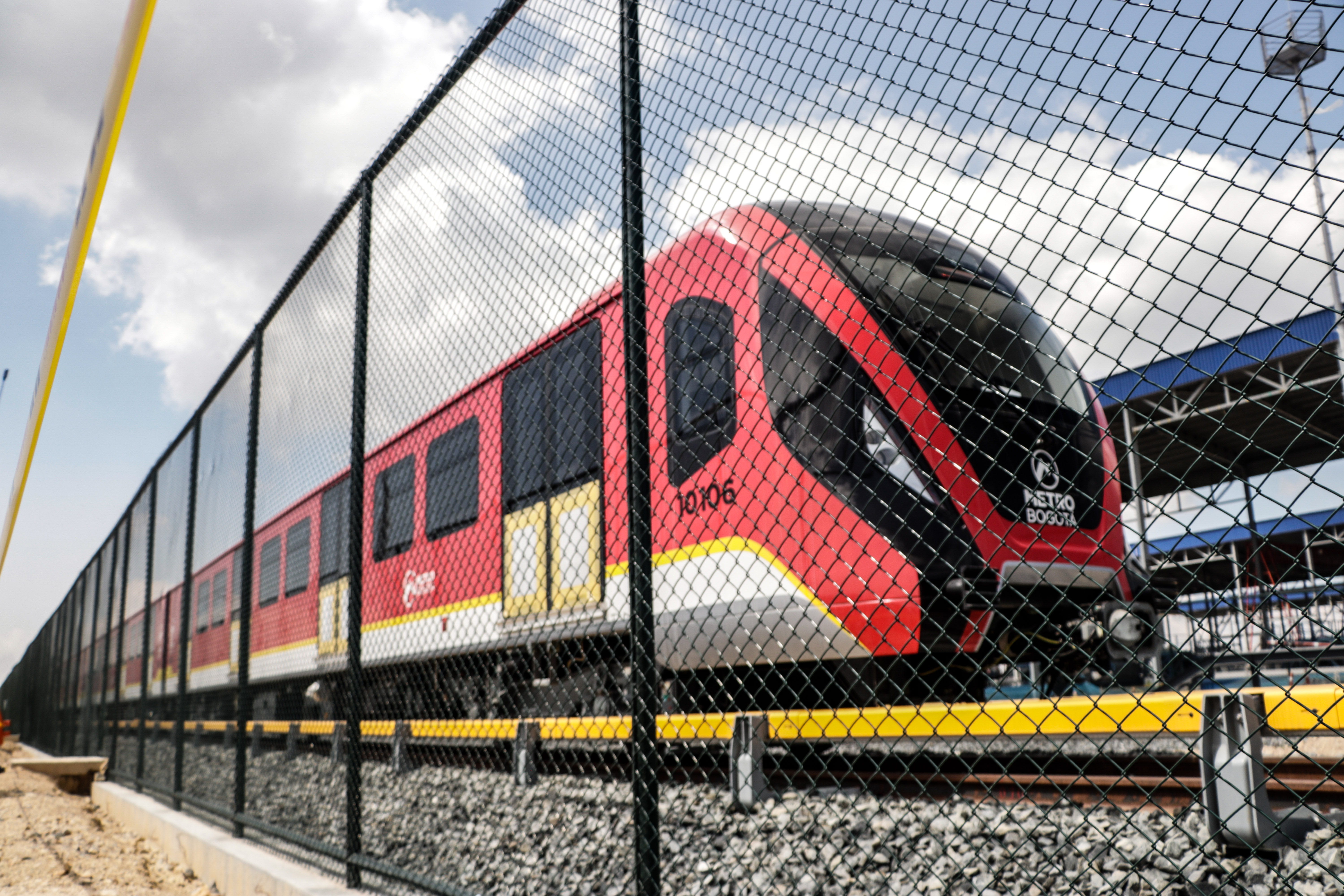 Primera prueba dinámica del tren uno del Metro de Bogotá.