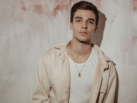 Alejandro Santamaría, revelación del pop latino, de concierto en Bogotá. Agéndate!