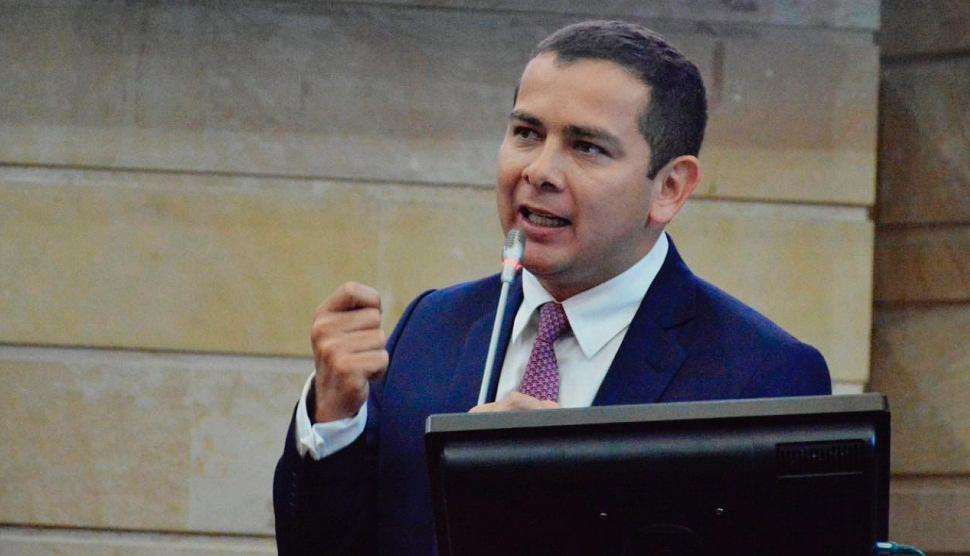 El congresista será investigado por presunto fraude procesal.