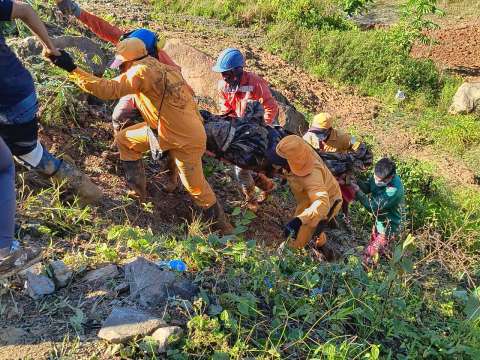 Vicepresidenta confirma muerte de 33 personas tras derrumbe en vía Quibdó-Medellín