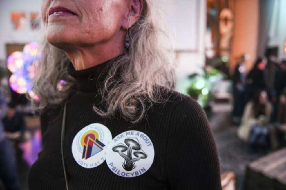 lke Carre, una de las ciudadanas de Denver que apoyó la legalización de los hongos alucinógenos.