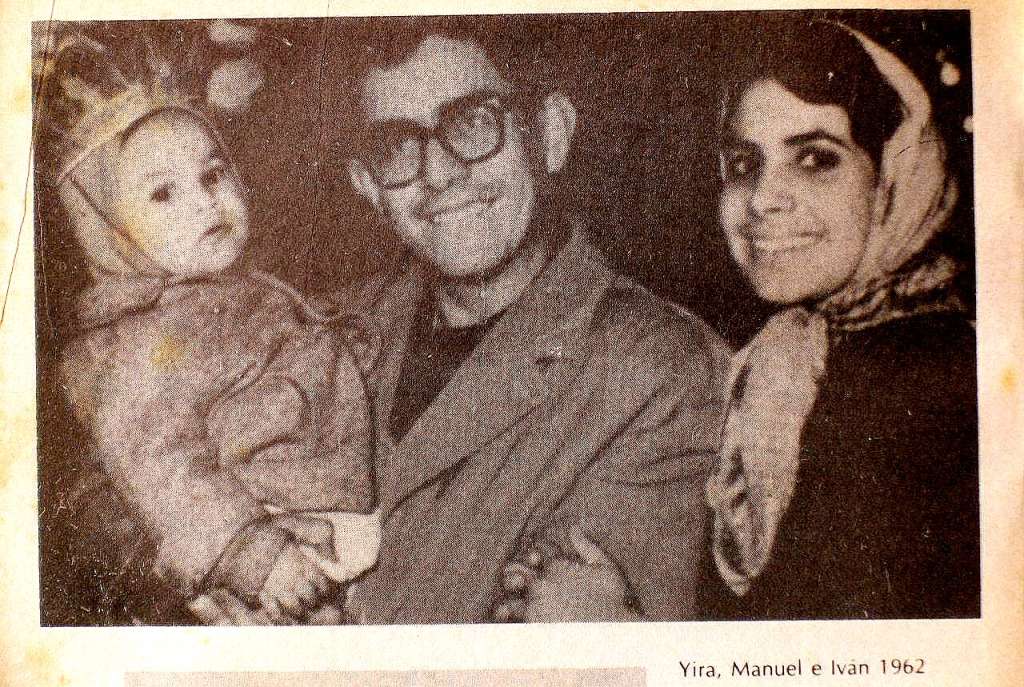 Fotografía de 1962 de Iván Cepeda Castro en la que el hoy candidato presidencial aparece con sus padres Manuel Cepeda y Yira Castro,