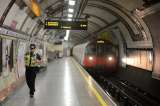 Línea de metro a la Villa Olímpica suspendida por alerta de incendio