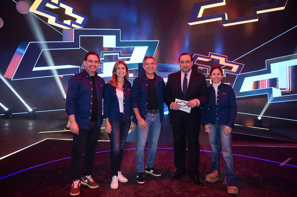 Kleusner lopes, Juliana López, Santiago Chamorro, Jorge Alfredo Vargas y Chris Rego.
