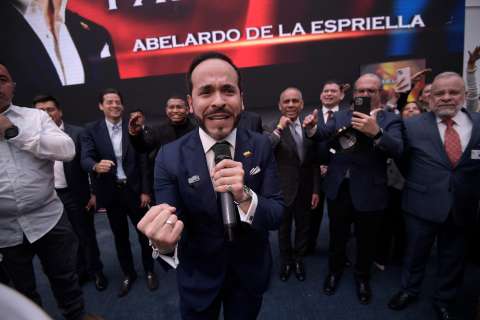 Jueza ordena a Abelardo de la Espriella retractarse por comentarios sexuales a periodista