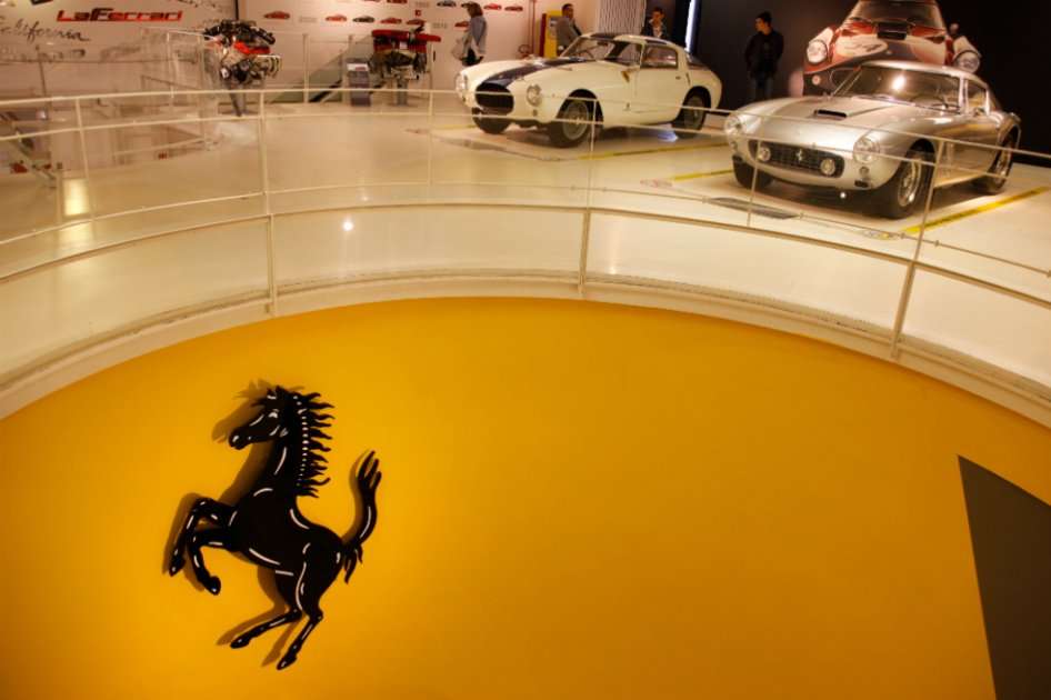 Ferrari salió al mercado para colocar 17,2 millones de acciones. / Bloomberg News