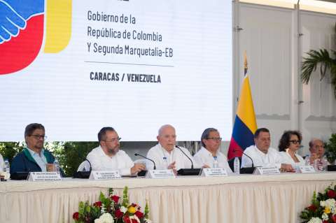 “¿De qué lado está?”: críticas contra Otty Patiño por disculpas a la Segunda Marquetalia