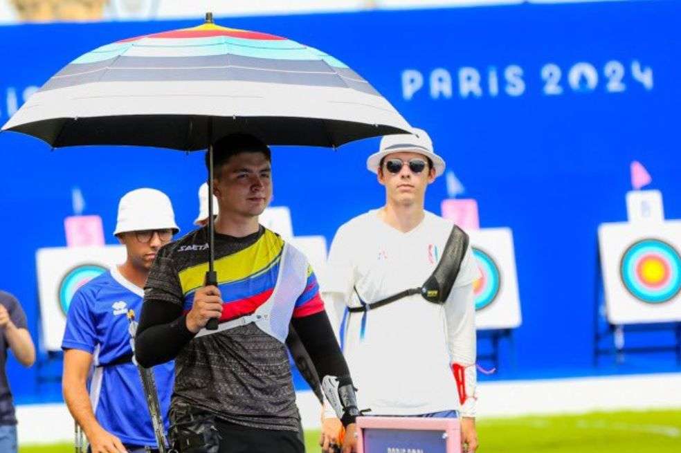 El arquero colombiano Andrés Hernández en los Juegos Olímpicos de París 2024.