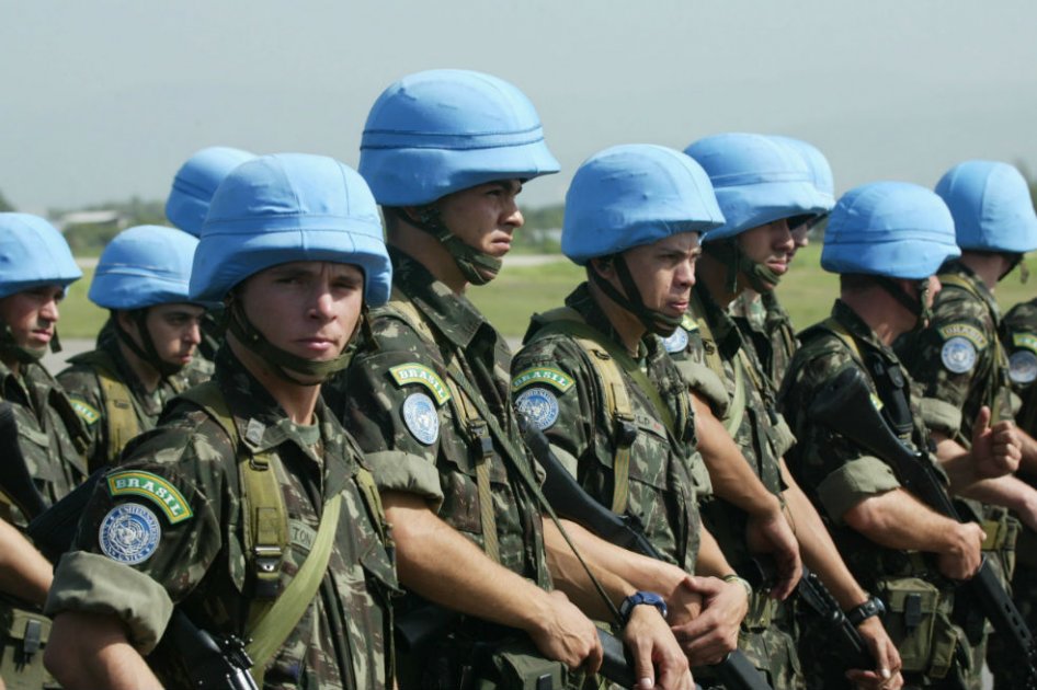 Los cascos azules de la ONU buscan proteger a los civiles de amenazas y facilitarles un entorno seguro. / EFE