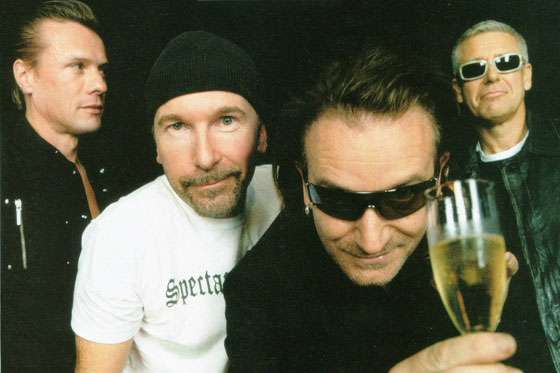 U2 reparte pizza a sus seguidores