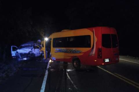 Dos muertos y 15 heridos tras accidente de tránsito en Huila