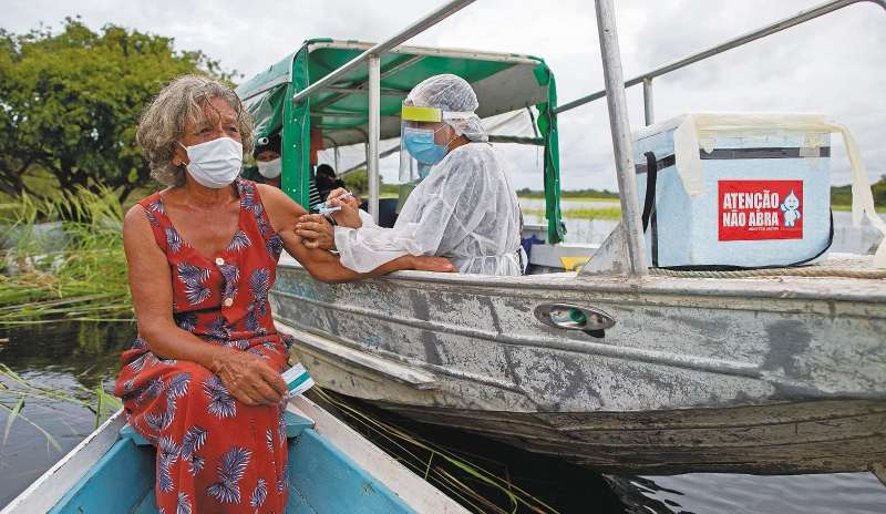 El acceso desigual a las vacunas en el mundo puede interferir en la superación de la pandemia. La exención de las patentes sería un gran avance. 