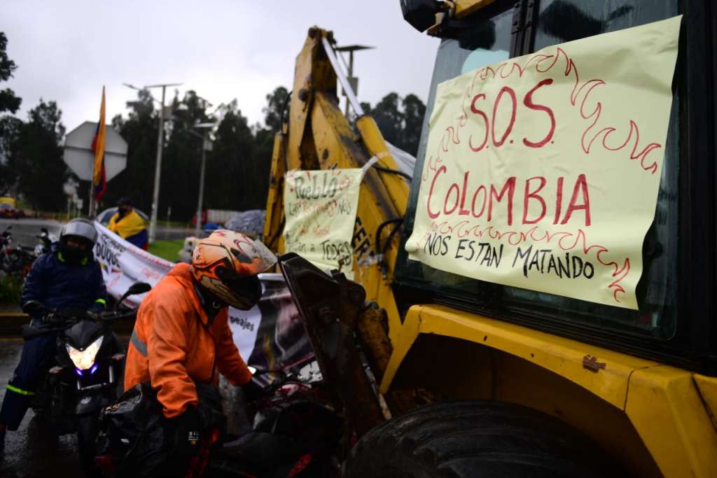 Bogotá, Cundinamarca y diversas partes del país han experimentado jornadas de manifestaciones y se presentan bloqueo de vías.