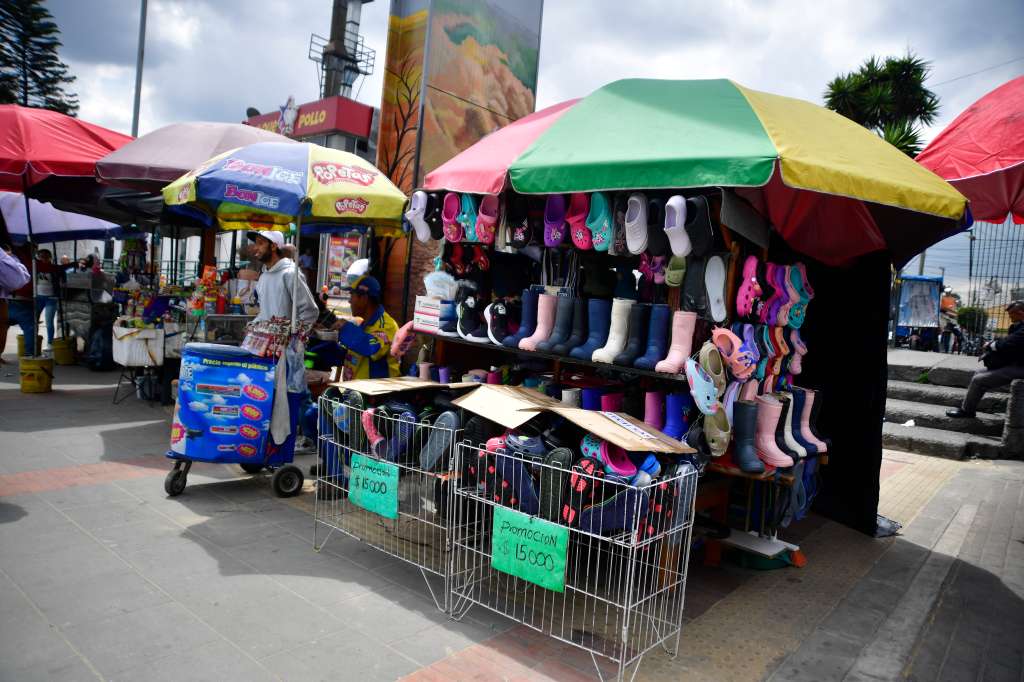 Recorrido por varias zonas de la ciudad donde habita el comercio de vendedores informales