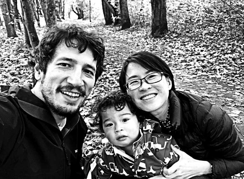 Patrick Antolin en compañía de su esposa Siew Fong y su hijo Samuel.