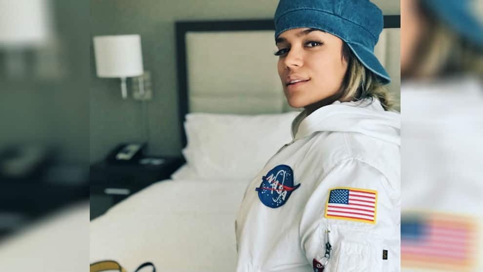 Karol G se llevó a 35 niñas colombianas a conocer la Nasa: hubo más sorpresas