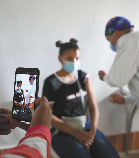 Las deudas de Colombia en la vacunación contra el COVID-19