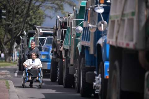 La pesada factura de abastecer a Bogotá: carga, emisiones y una renovación estancada