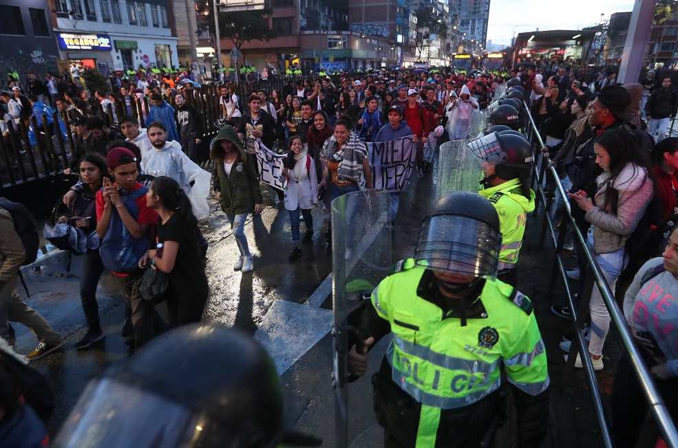 Premiar a la mayoría pacífica y evitar que la reacción estatal acuda a la violencia o al abuso de poder podría impedir que el debate sea cooptado por los radicalismos. / Foto: EFE