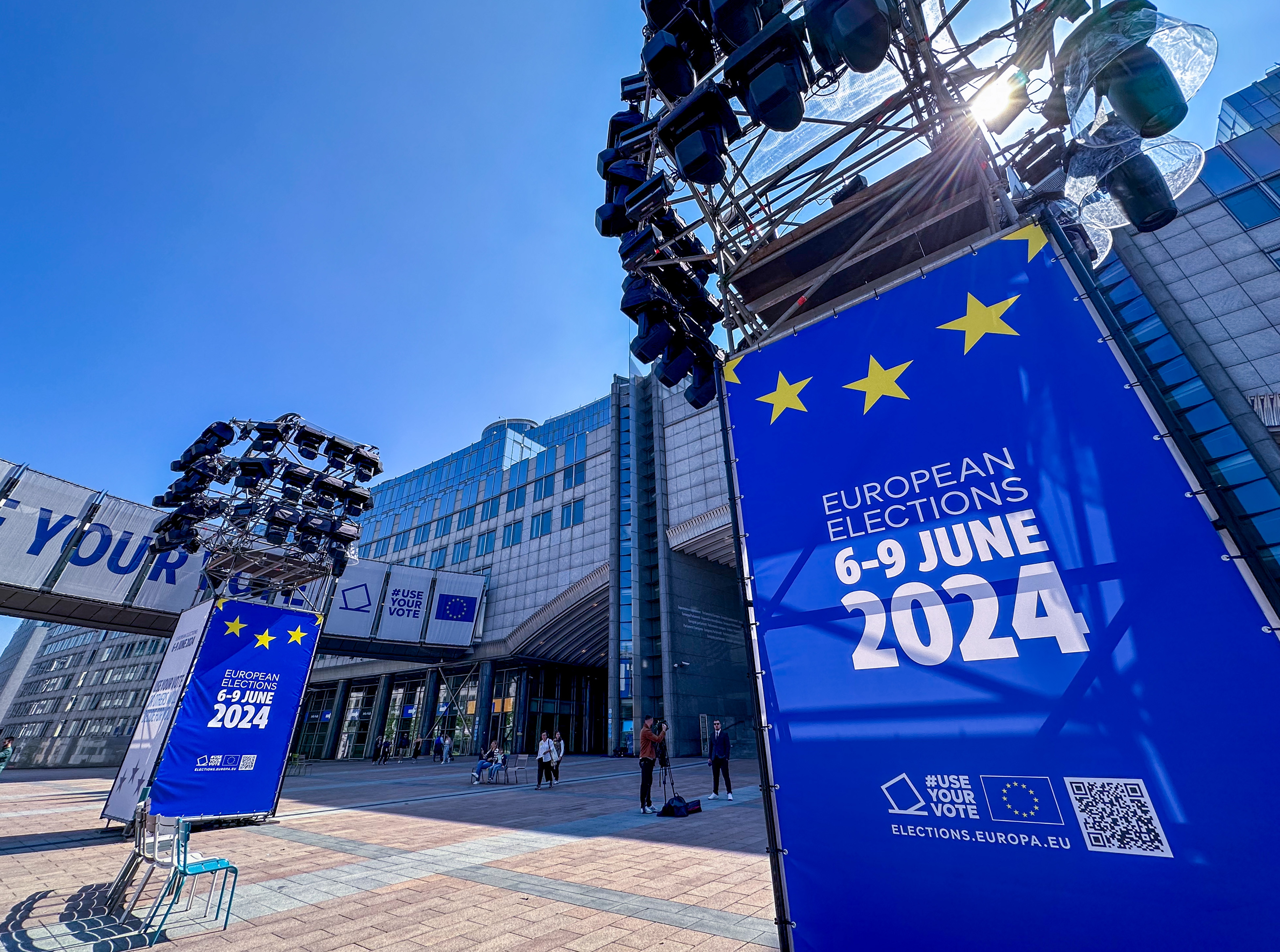 Bruselas (Bélgica), 07/06/2024.- Vista del Parlamento Europeo desde donde se emitirá el domingo 9 de junio la retransmisión de los resultados de las Elecciones Europeas, este viernes en Bruselas. Las elecciones al Parlamento Europeo se celebrarán en los 27 países miembros de la Unión Europea del 6 al 9 de junio de 2024, con unos 360 millones de europeos con derecho a voto.- EFE/ Olivier Hoslet