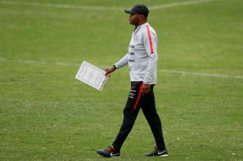 Conozca a Bernardo Redín, el DT de la selección de Chile sub 23