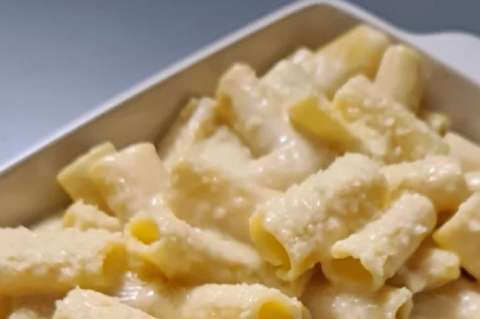 Receta para preparar macarrones con bechamel de queso