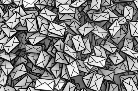 Murió el creador del correo electrónico, pero no su producto (por desgracia, para algunos)