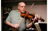 Falleció el violinista y exintegrante de la Fania All Stars, Lewis Kahn