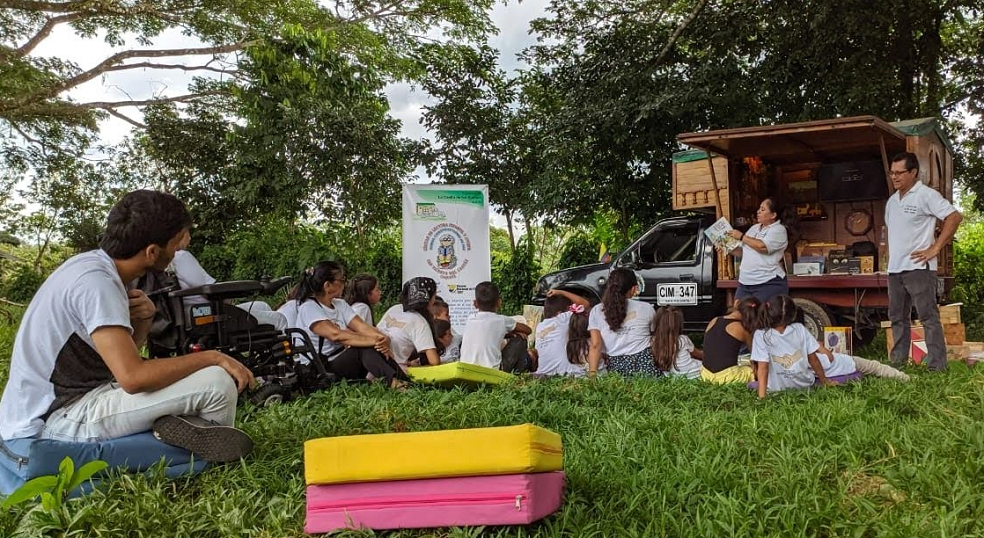 En la última década, los esposos Patiño Salazar han contribuido notablemente al fomento de la cultura y a la construcción de paz en Caquetá. Además de la biblioteca itinerante y la Fiesta de la lectura, desde 2018 están a cargo del Círculo de Lectura Infantil y Juvenil.