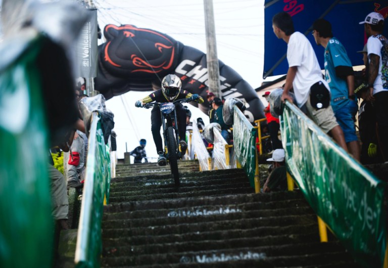 La feria de Manizales vibra con la adrenalina del downhill urbano en su versión 19