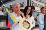 Uribe atajó riendas del Centro Democrático por división ante las presidenciales