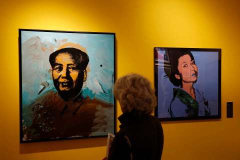 Tiran a la basura por error obras de Warhol en Países Bajos