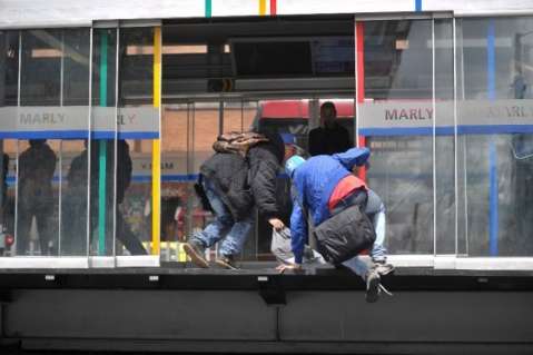 Se han impuesto comparendos por $122 millones por colarse en Transmilenio