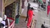 Video: hombre se salvó de morir porque al sicario no le funcionó la pistola