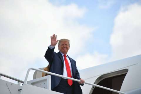 Trump goza de la popularidad más alta desde que llegó a la Casa Blanca, según encuesta