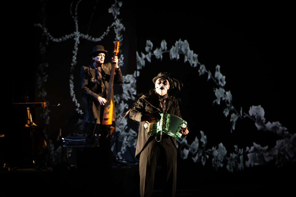 Los pasados 25 y 26 de agost, The Tiger Lillies y su obra presentó una obra que recreó un viaje por la vida y poesía de este escritor norteamericano.