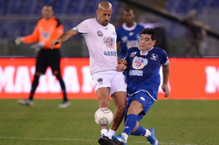 La discusión entre Maradona y Verón en el Partido por la Paz